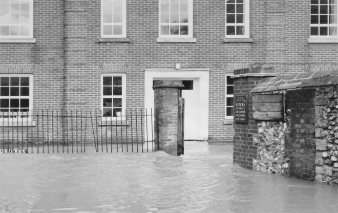 Flood Autumn 1960 - from Roger Meyer